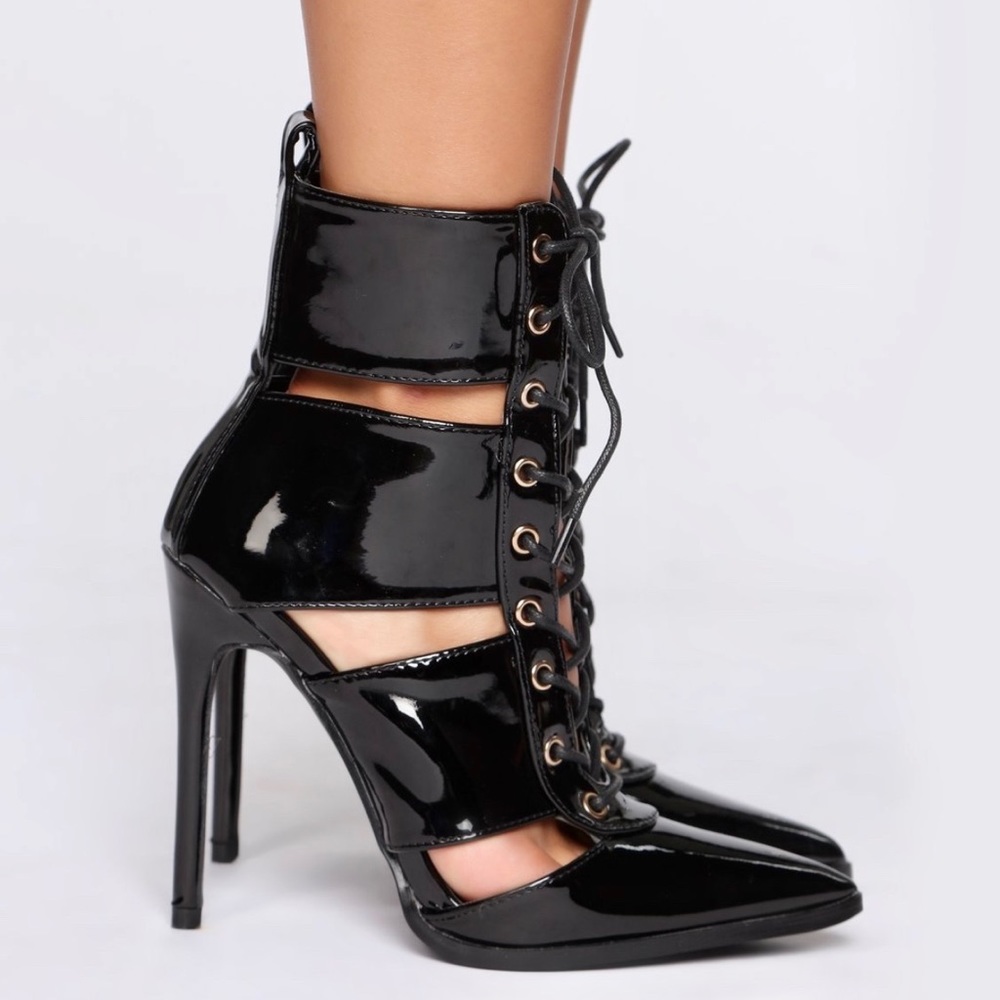 Cutting You Out Booties - Black